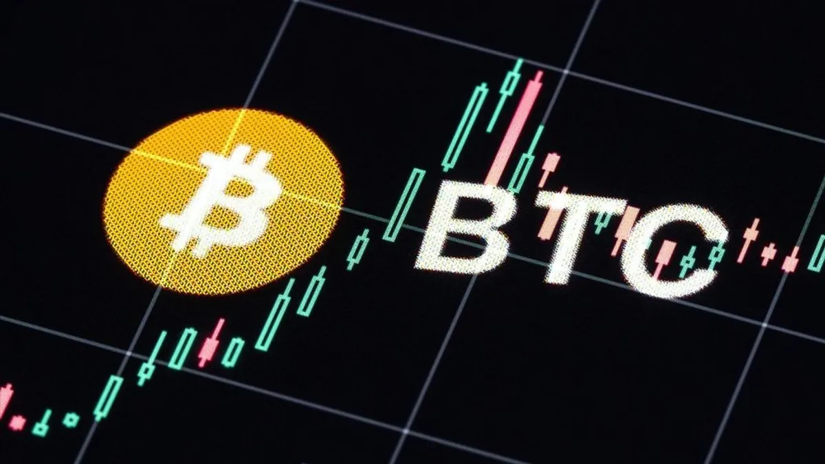Újabb részletek derültek ki a hatalmas vagyont érő Bitcoint kidobó férfiről