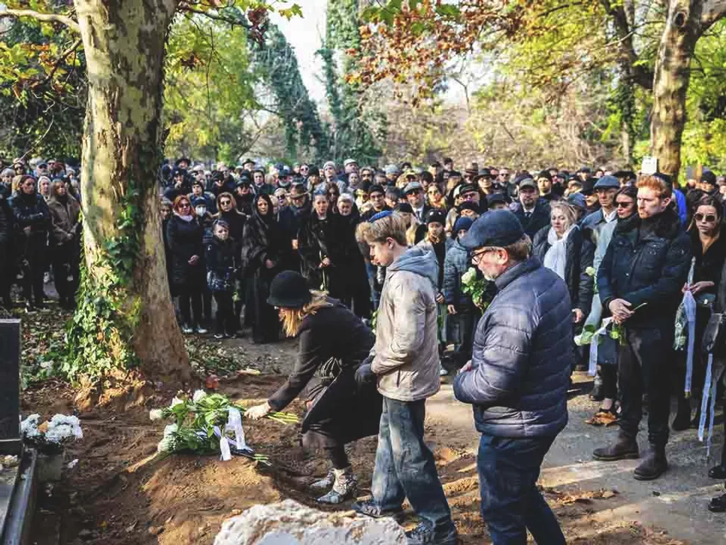 Hadas Krisztina, Hadas Kriszta, magyar újságíró és szerkesztő,  HadasKriszta, temetés,  temető, HadasKrisztatemetés, 2024.11.10., Budapest, Kozma utcai izraelita temető, 