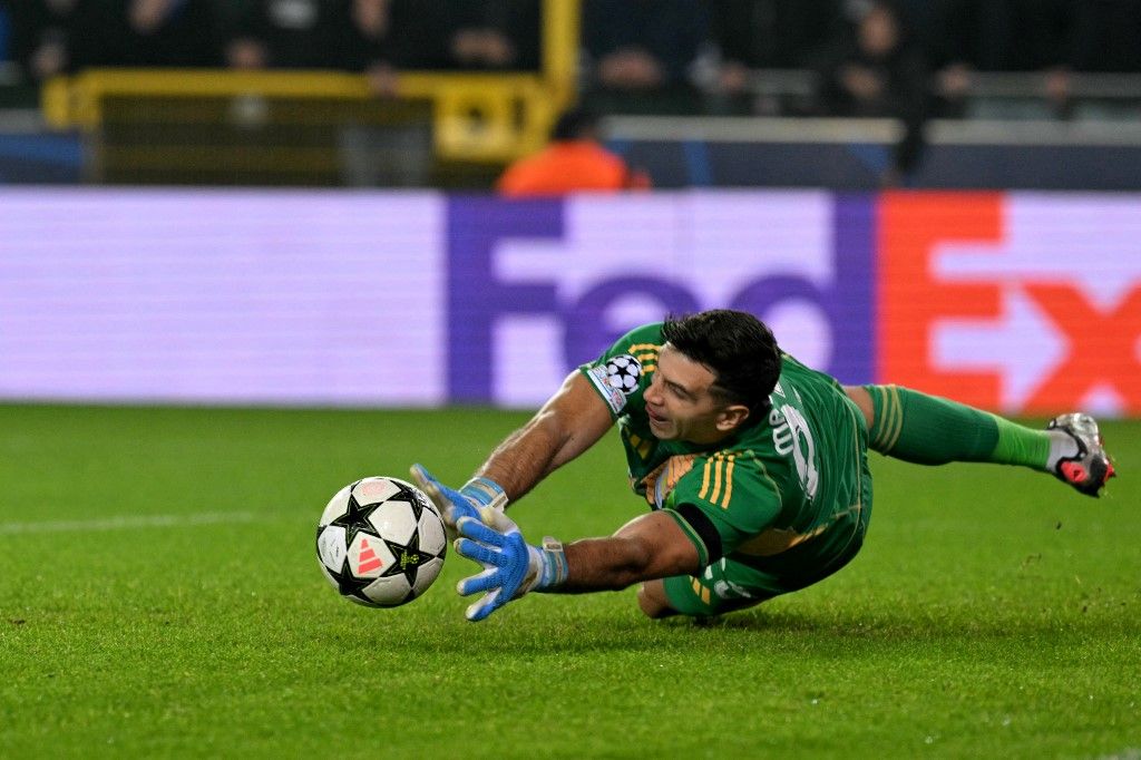 Emiliano Martinez, Aston Villa