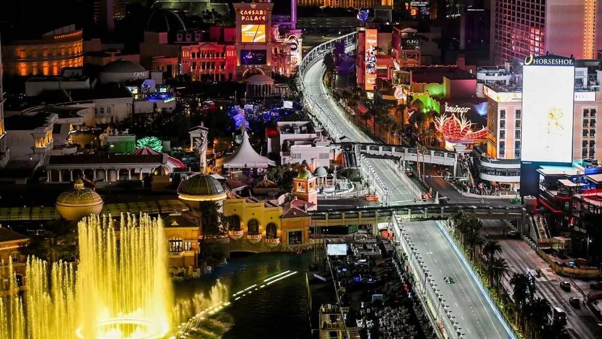 Furcsa okból szakadt félbe az F1-es Las Vegas-i Nagydíj második szabadedzése