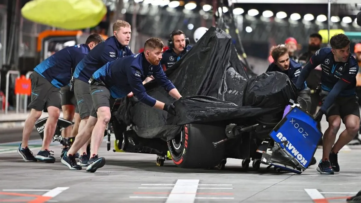 Brutális baleset és meglepetés a Las Vegas-i F1-időmérőn