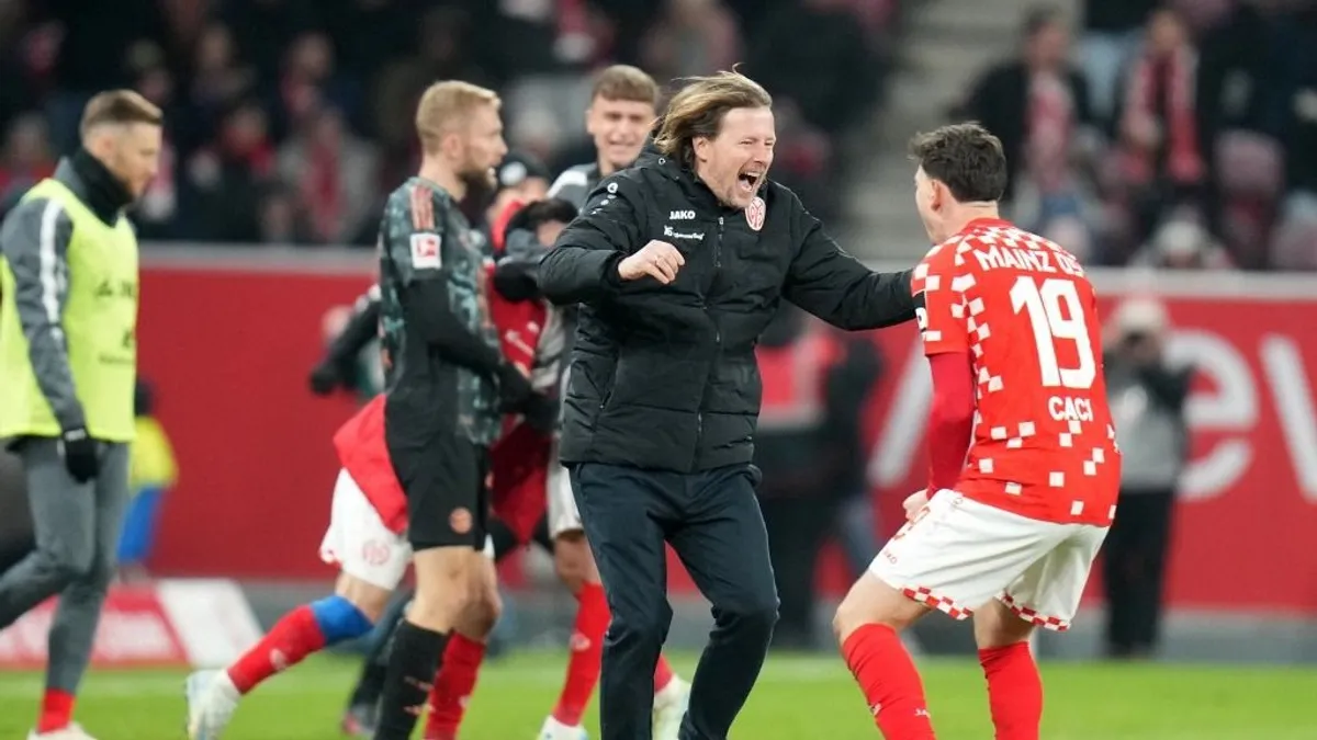 Látni kell, ahogy a Mainz edzője ünnepel a Bayern megverése után - videó
