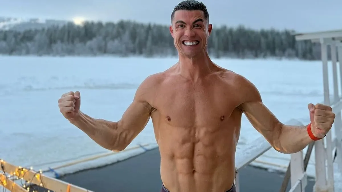 Cristiano Ronaldo karácsonykor mutogatta elképesztő felsőtestét - videó