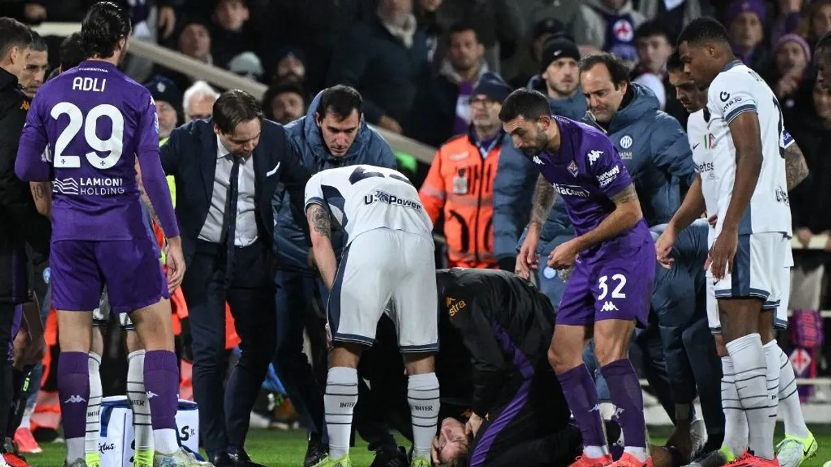 Fiorentina-Inter: összeesett egy játékos a pályán, félbeszakadt a meccs - videó