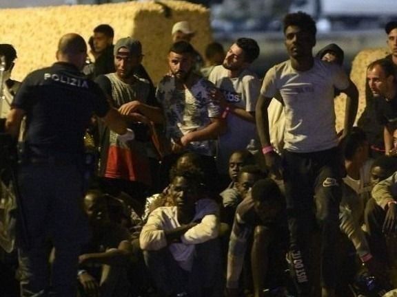 migráns, migránsok, illegális migráció,