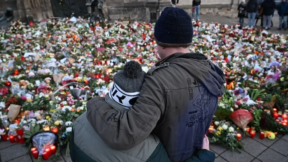 Ezrek emlékeztek élőláncot alkotva Magdeburgban a támadás áldozataira