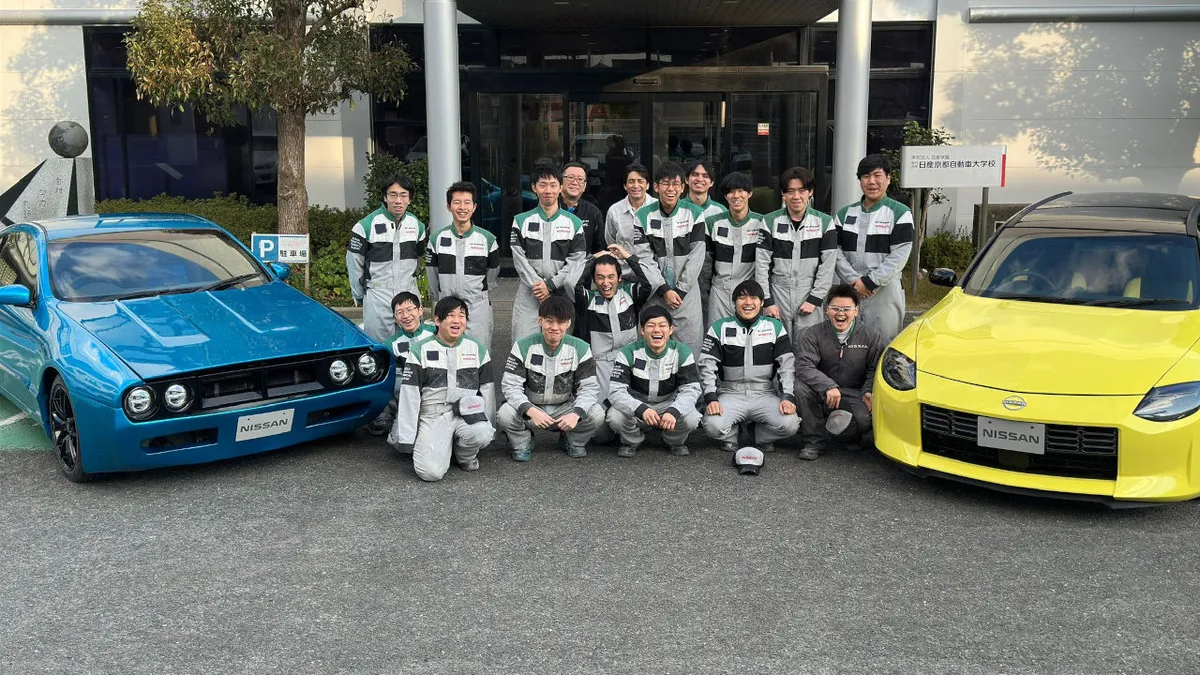 Idén Kenmary Skyline-t és kombi Z-t faragtak a Nissan diákjai