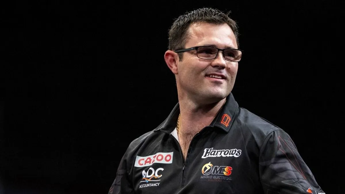 Karácsony után azonnal érkezett a kilencnyilas a darts-világbajnokságon - videó