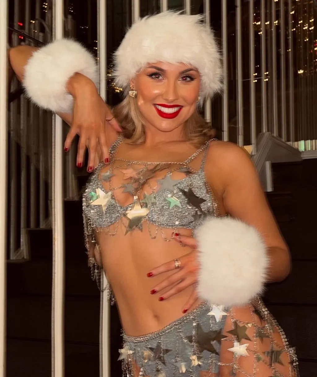 szexi, Ellie Jackson