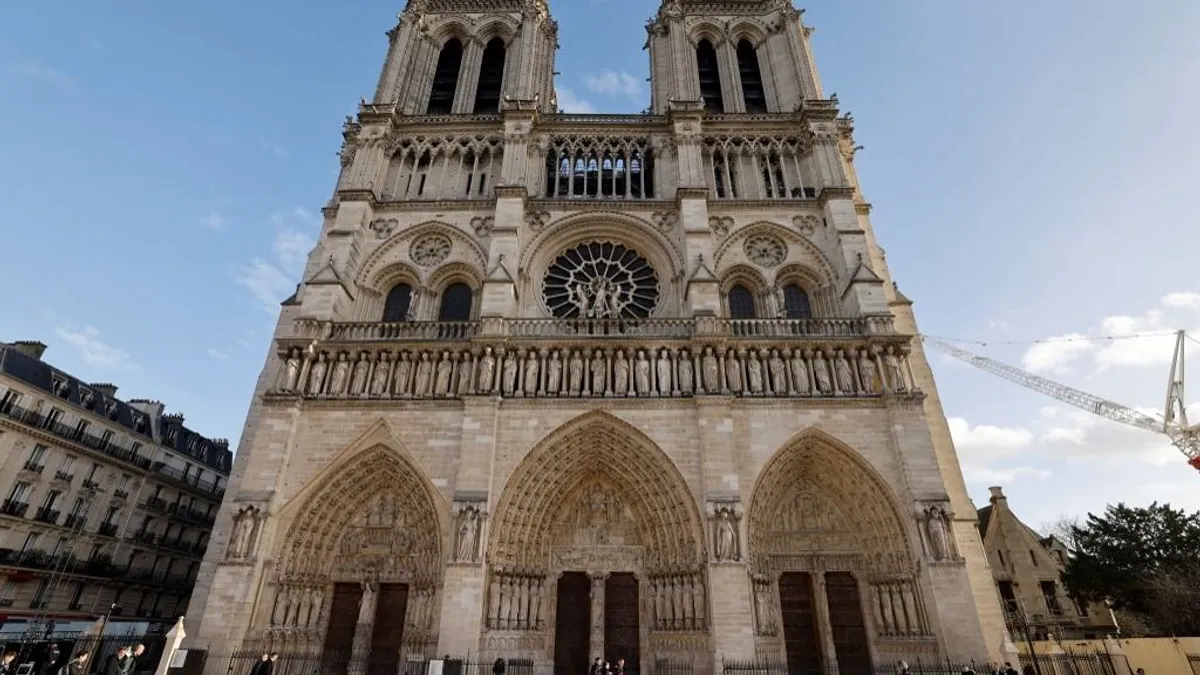 Öt év után ma este nyit újra a felújított Notre-Dame-székesegyház