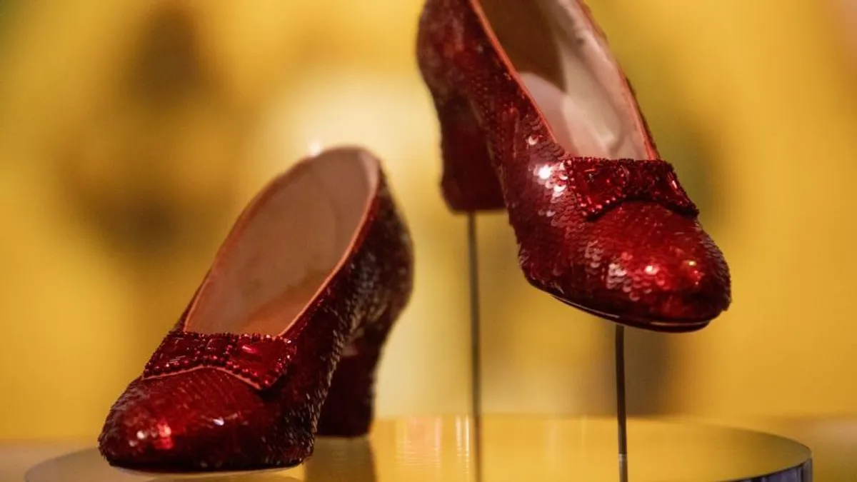 Több milliárd forintért kelt el Judy Garland leghíresebb cipője