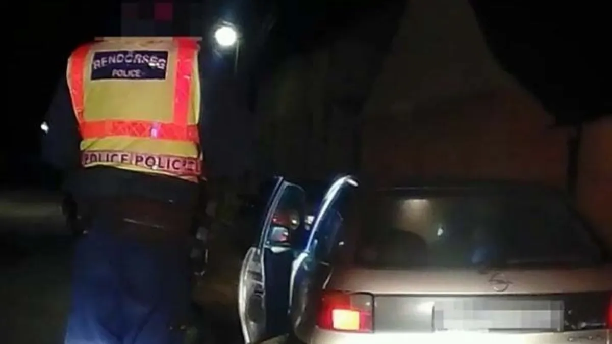 A rendőrök meg akartak állítani egy autót Pápán, olyan trükköt láttak, amivel kevesen próbálkoznak