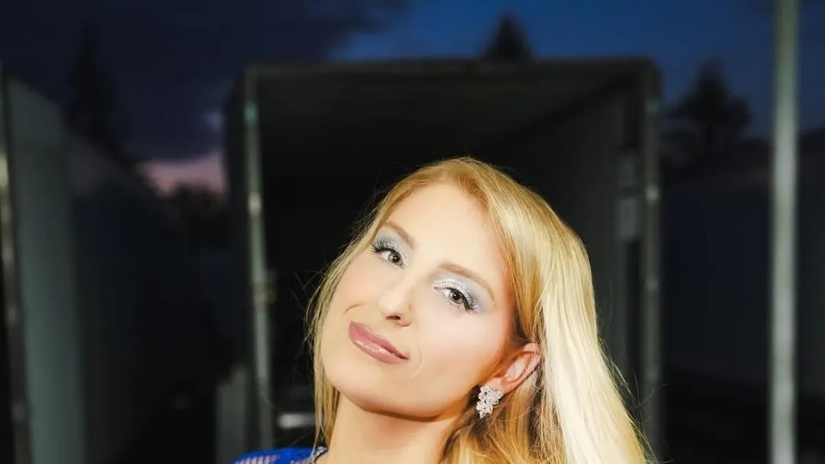 ElkĂ©pesztĹ‘ fogyása Ă©s plasztikái után fehĂ©rneműben mutogatja magát a Grammy-dĂjas Ă©nekesnĹ‘ – kĂ©pek
