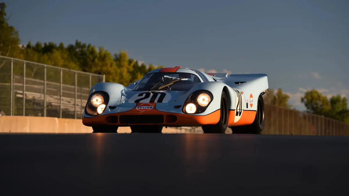 A Steve McQueen által a LeMans filmben vezetett 917K lehet a világ legdrágább Porschéja