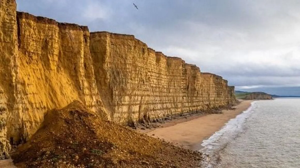 Kőomlás miatt lezárták a híres Jurassic Coast egy szakaszát Angliában