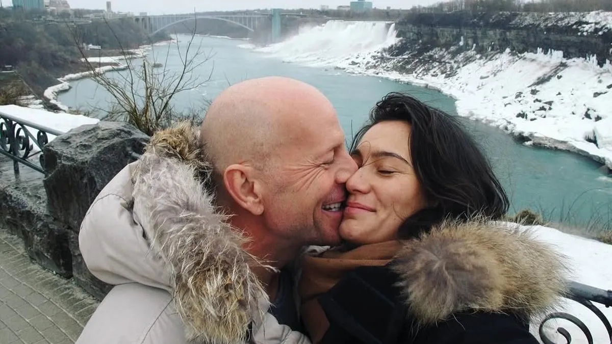 A gyógyíthatatlan beteg Bruce Willis felesége megható fotóval emlékezett a házassági évfordulójukra - kép