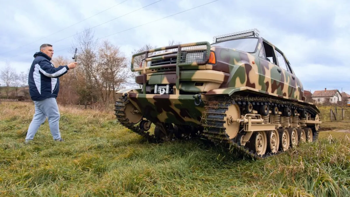 Megy, mint a tank: lánctalpas régi Škoda