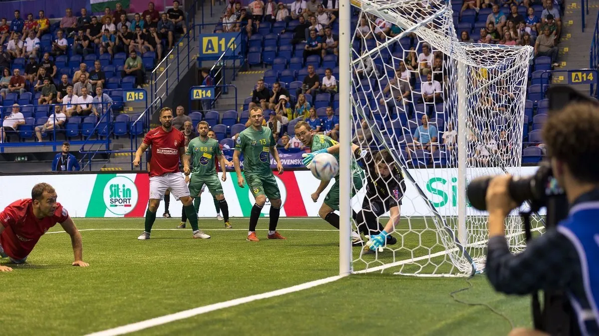 Juhász Rolandék is pályára lépnek a rangos focikupán