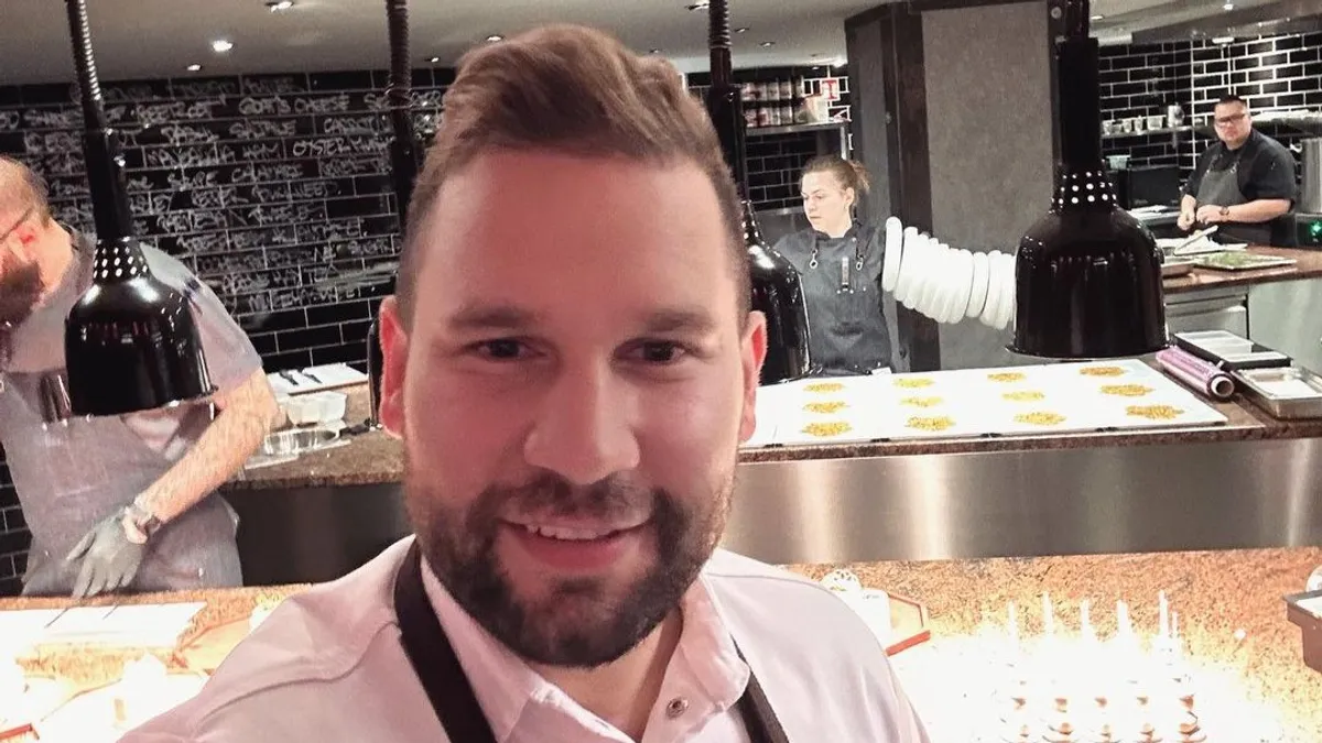 John Cena jelent meg Rácz Jenő éttermében