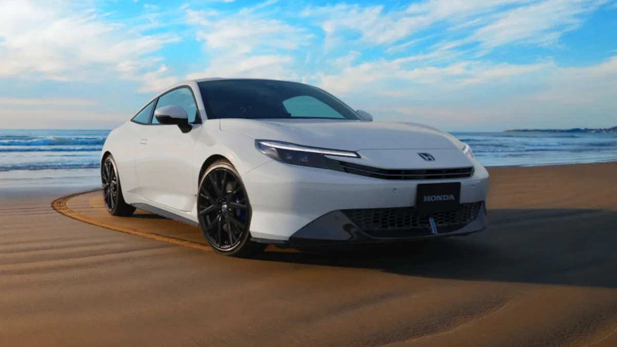 Továbbfejlesztett e:HEV hibrid rendszerrel jön 2026 elején a Honda Prelude