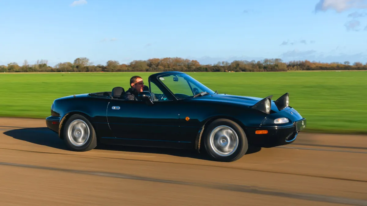 Már az MX-5-höz is kínálnak villanyautó-átalakító készletet
