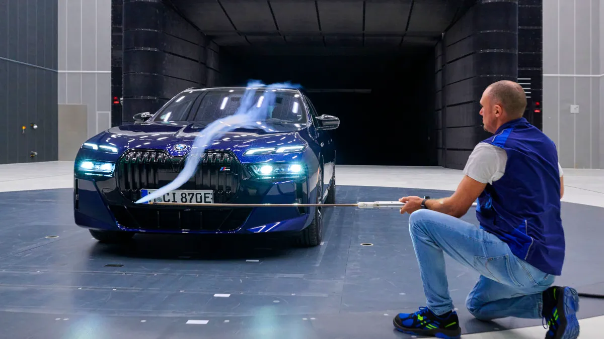 A csend hangjait vizsgálja a BMW új szélcsatornájában