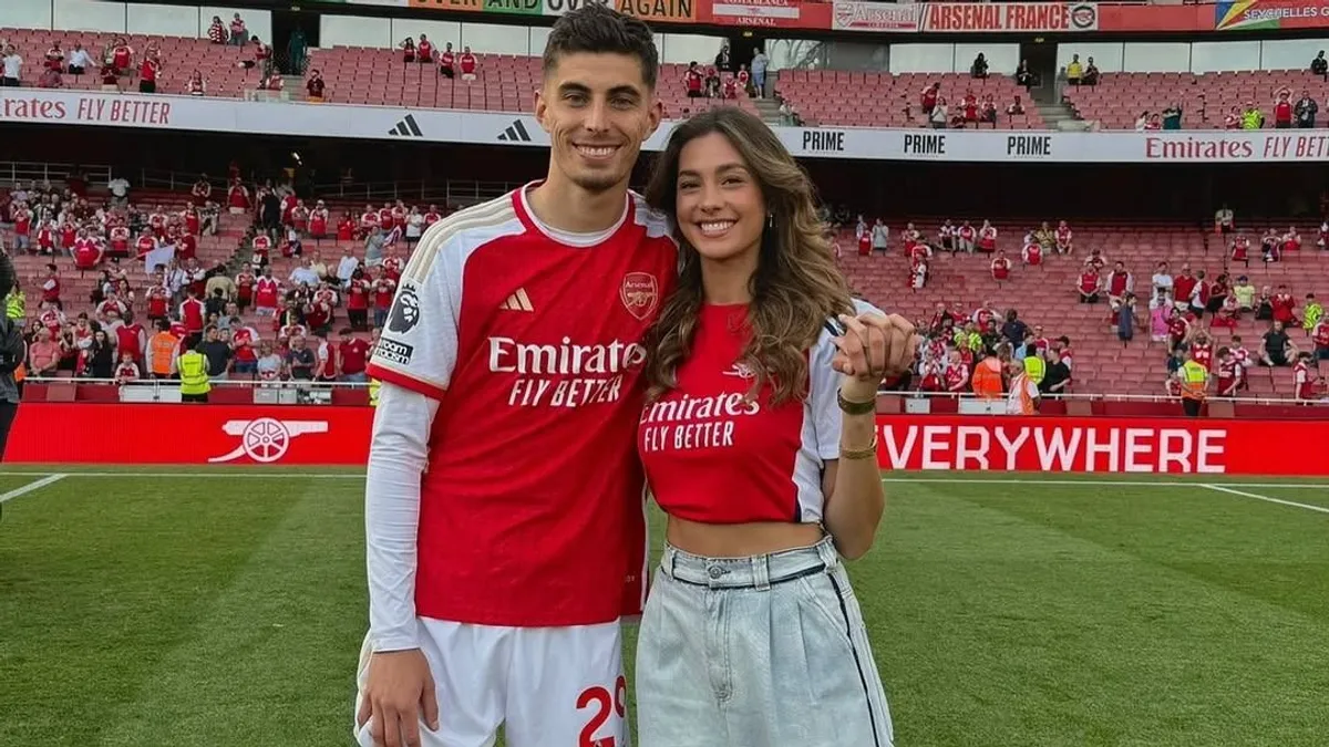 Megszületett az Arsenal-sztár első gyereke – fotó