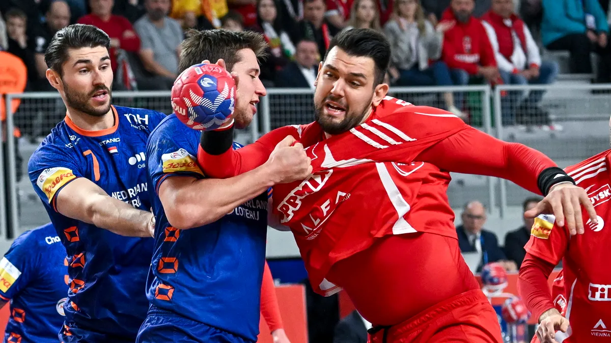 Bánhidi Bence (pirosban) pótlása az egyik legnehezebb feladat lesz a kézilabda-Eb-n