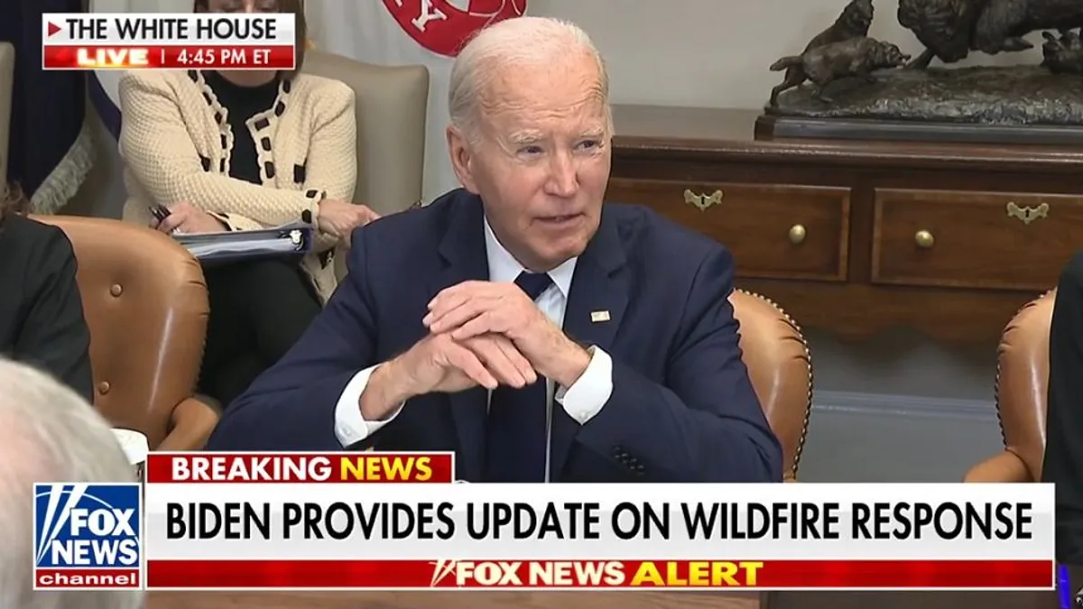 Gusztustalan szóviccet mondott Joe Biden a halálos tűzvésszel kapcsolatos tájékoztatón