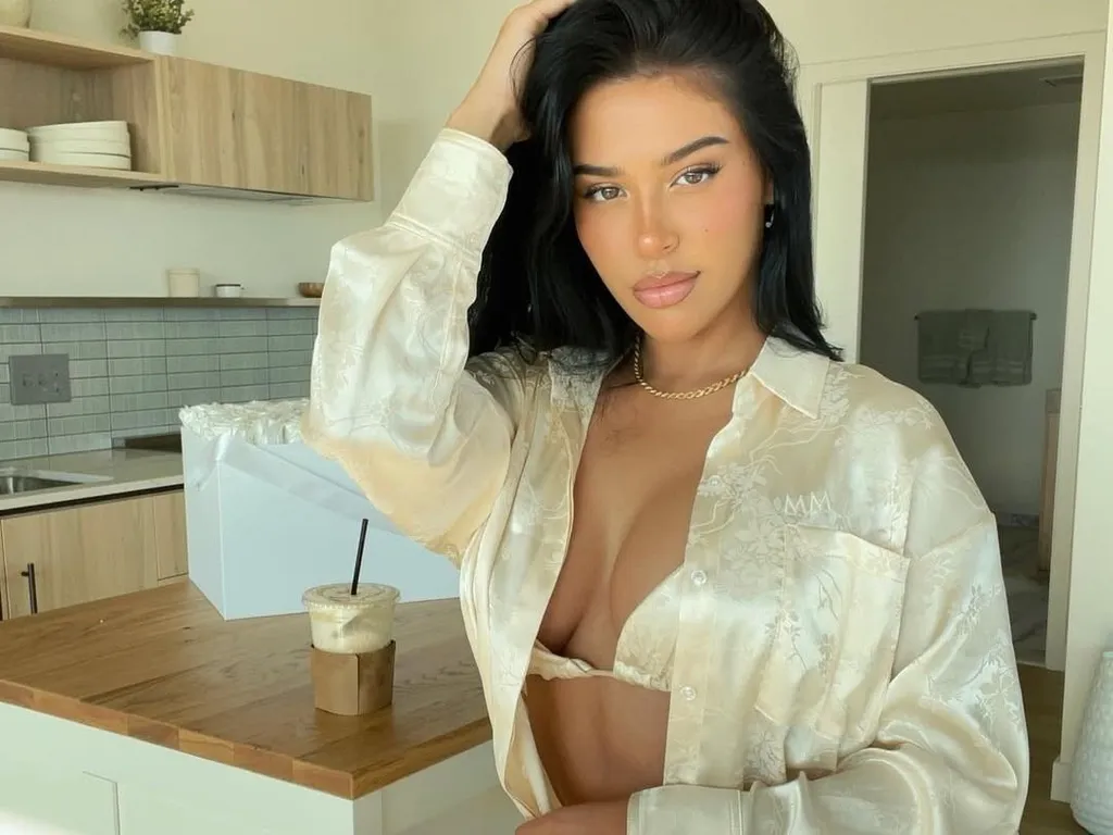 Ashlyn Castro, kebelcsoda