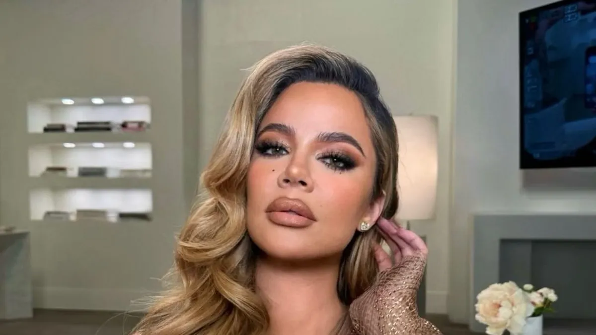 Magából kikelve, trágárkodva üzent a gyújtogatás gyanúsítottjának Khloé Kardashian