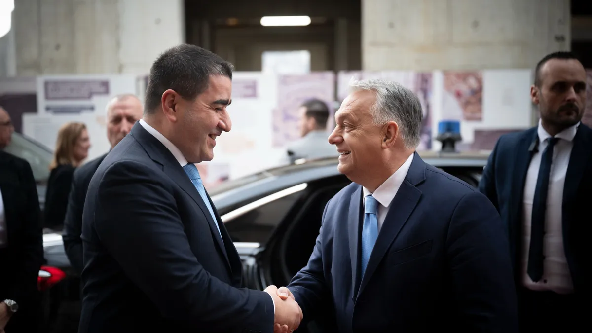 Orbán Viktor: Le kell állítani Brüsszel és a Soros-hálózat támadásait a békepárti georgiai kormány ellen!