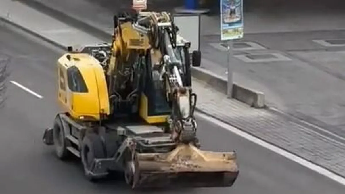 Megrázó videó a németországi ámokfutóról, aki markológéppel támadt a rendőrökre