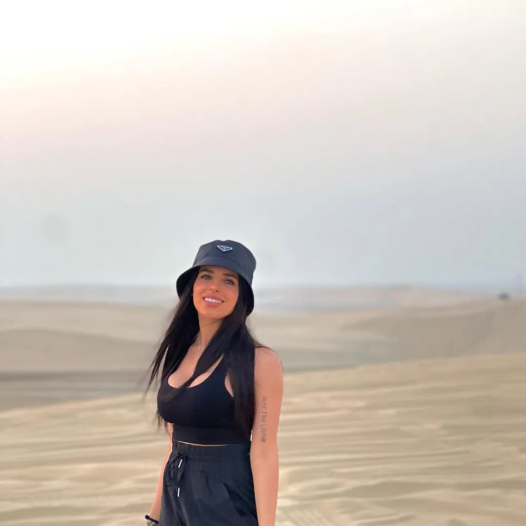 Valentina Cervantes, kebelcsoda