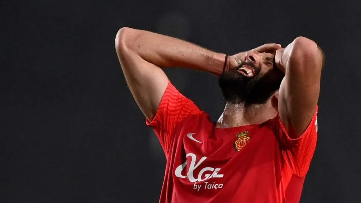 Két spanyol csapatot is kizárt a FIFA az átigazolási piacról
