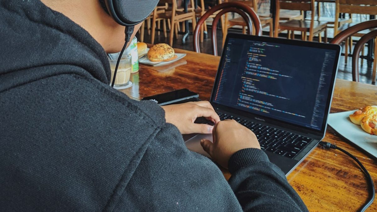 programozó kóder coder programmer programozás