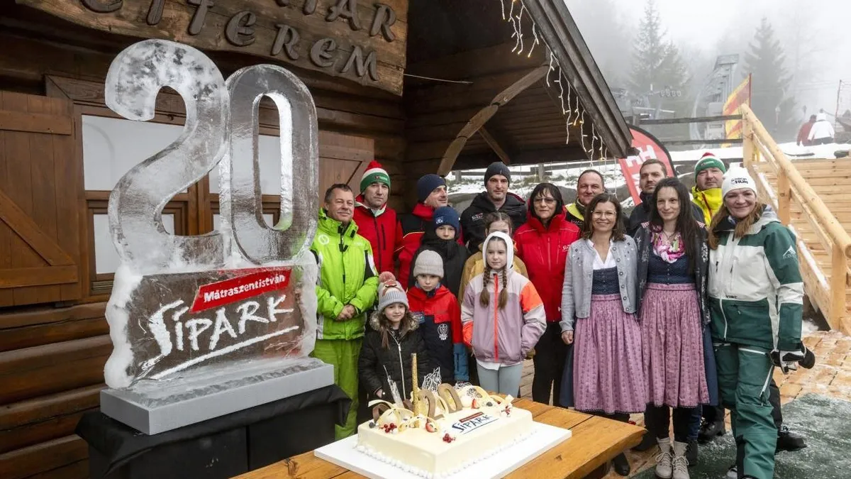 Jégszobrot avattak a mátraszentistváni Sípark 20. születésnapján