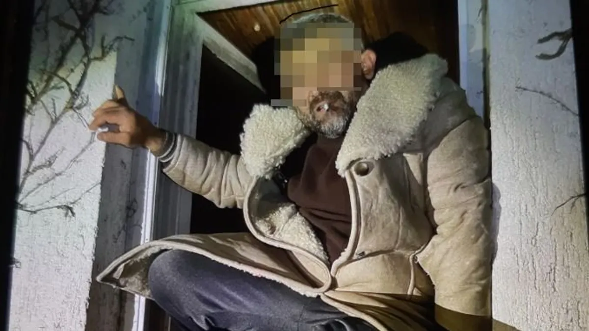 Az ablak alatt várták a betörőt a rendőrök