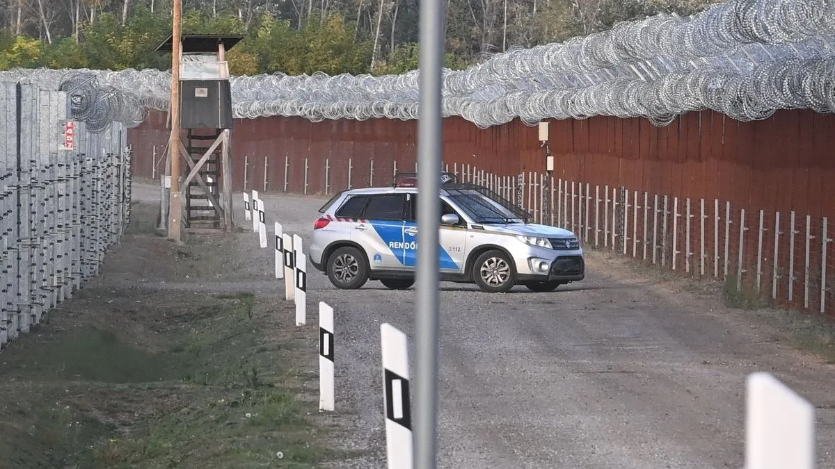 Molotov-koktélt dobtak a megvadult migránsok a magyar határőrökre