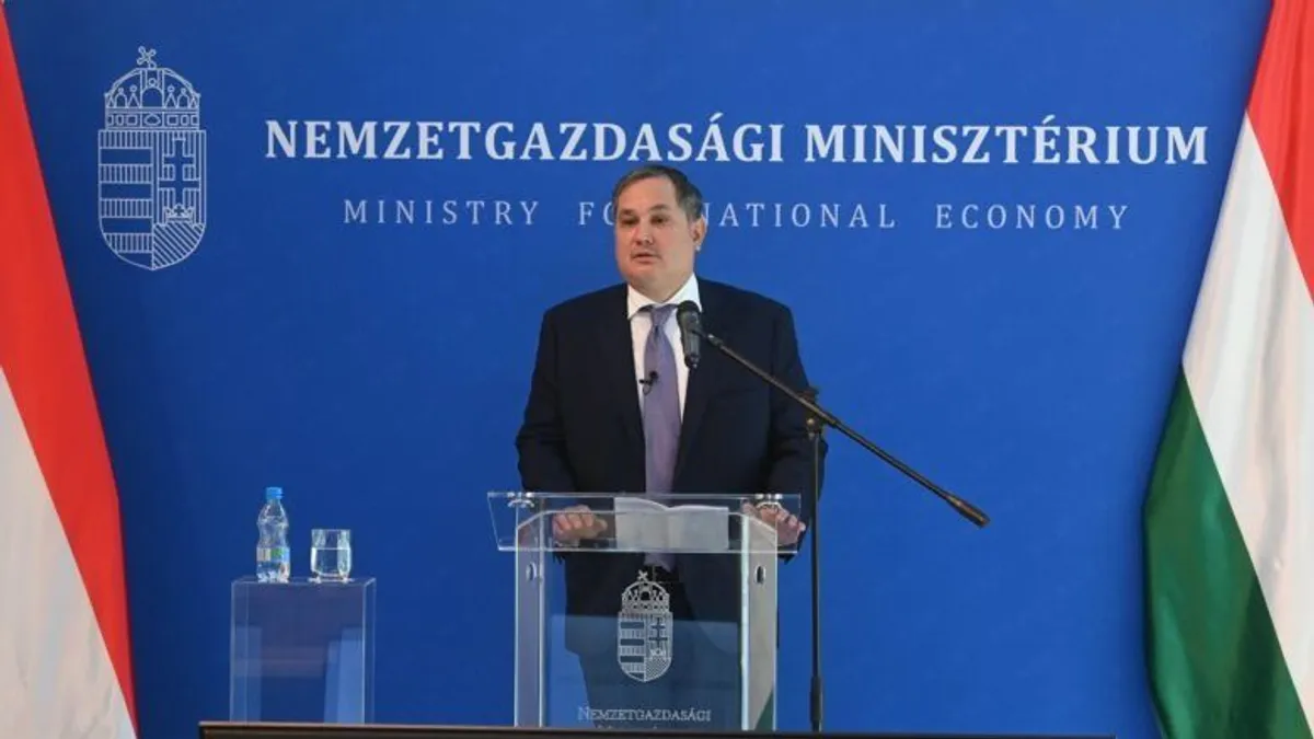 Fontos bejelentést tett Nagy Márton a fizetésekről