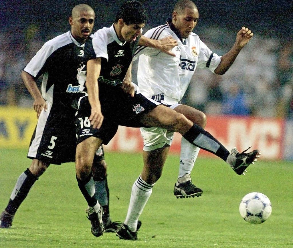 SOC-WORLD CLUB-REAL-CORINTHIANS 3, Nicolas Anelka