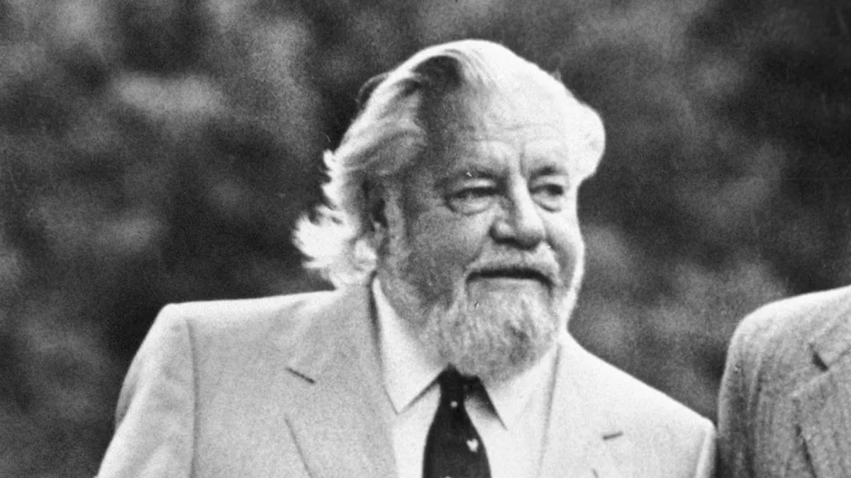 100 éve született Gerald Durrell, aki egész életét az állatoknak szentelte