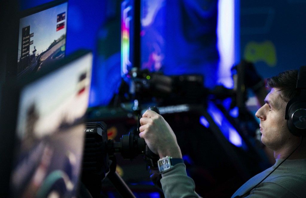 Max Verstappen, virtuális autóversenyzés, szimuláció, Forma-1