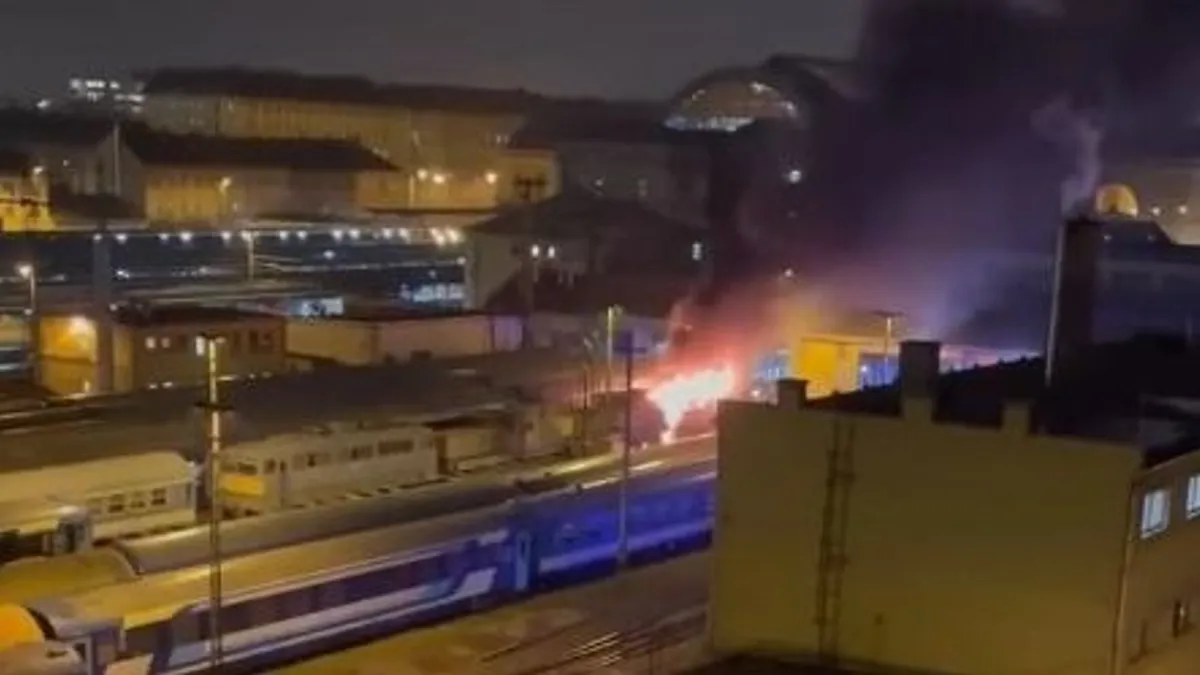 Ismét zavartalan a közlekedés a Keleti Pályaudvaron, sikerült megfékezni a tüzet