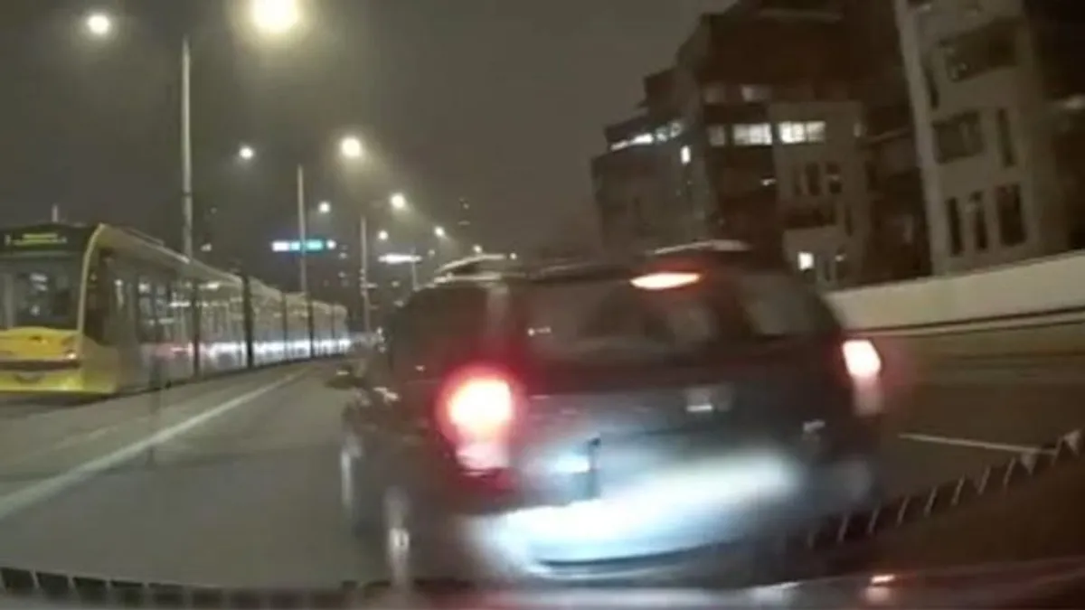Büntetett a Dacia sofőrje, mert a kamerás nem száguldozott az Árpád híd belső sávjában - videó