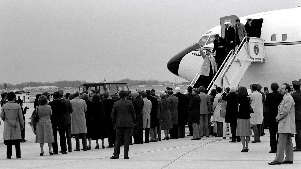Múlt-kor cikk, Múlt-korcikk,
Irán