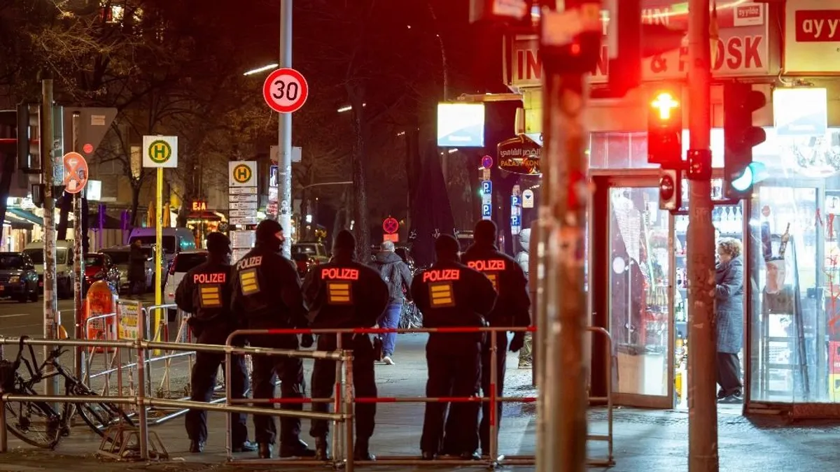 Szilveszteri káosz: leszakadt kezek, öt halott és 330 őrizetbe vétel Németországban