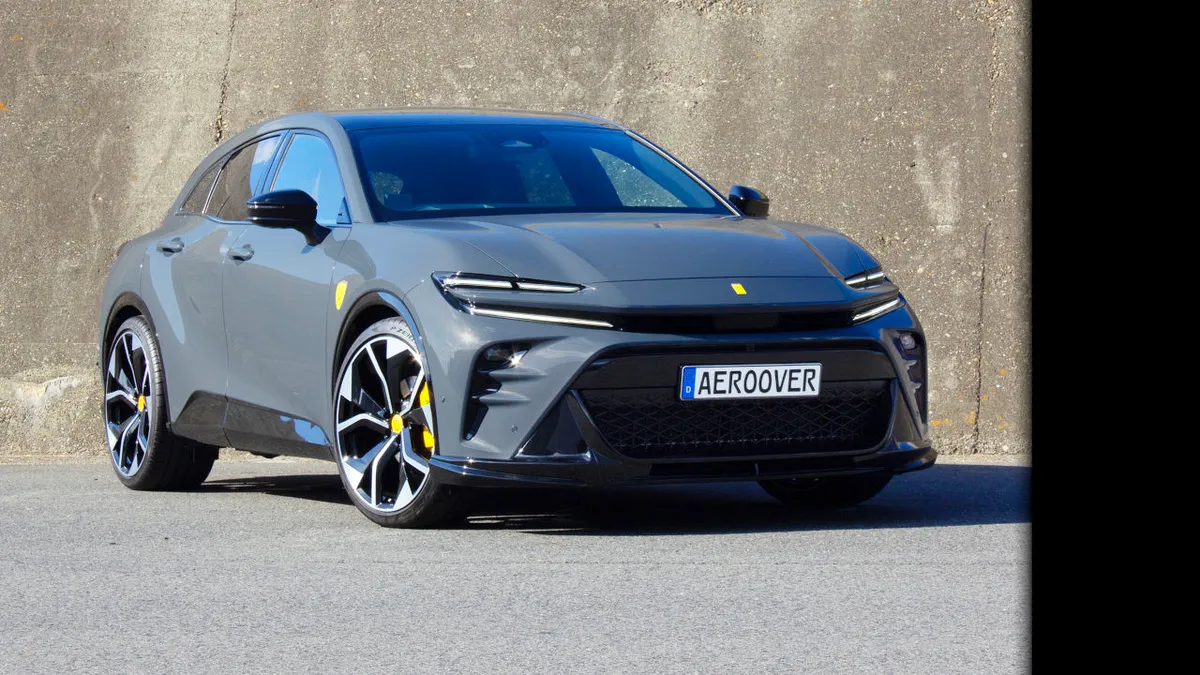Ferrari-élmény tizedáron – Toyota-hibrid legendás megbízhatóságával