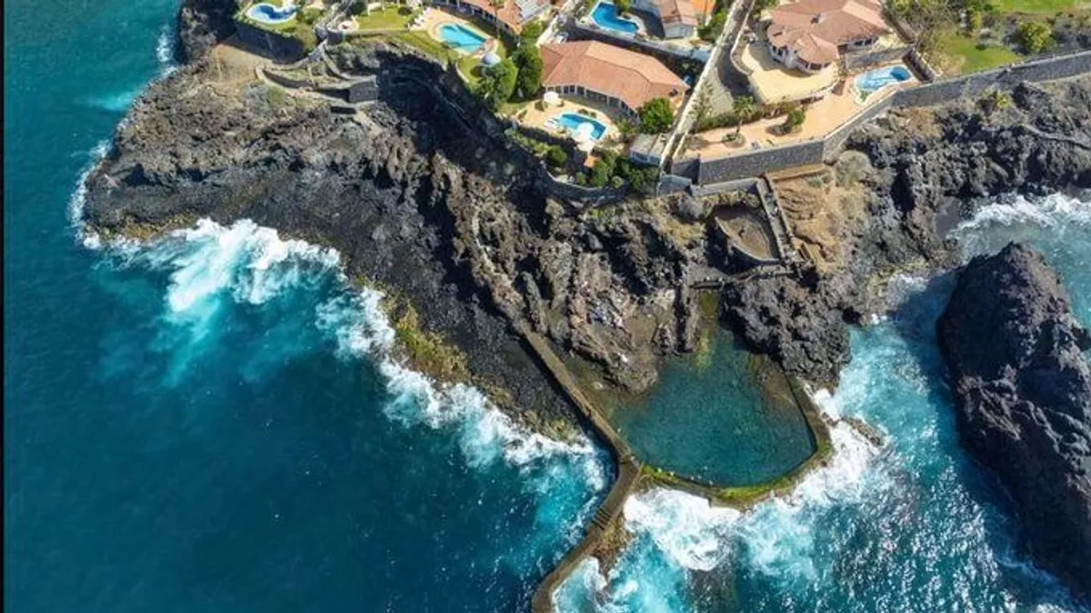 Tragédia Tenerifén, brit turistát sodortak el a hullámok