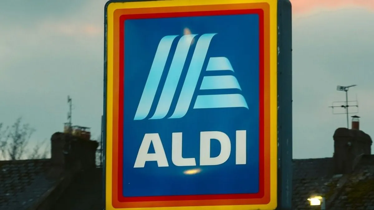 11 tonnányi élelmiszert hív vissza az Aldi